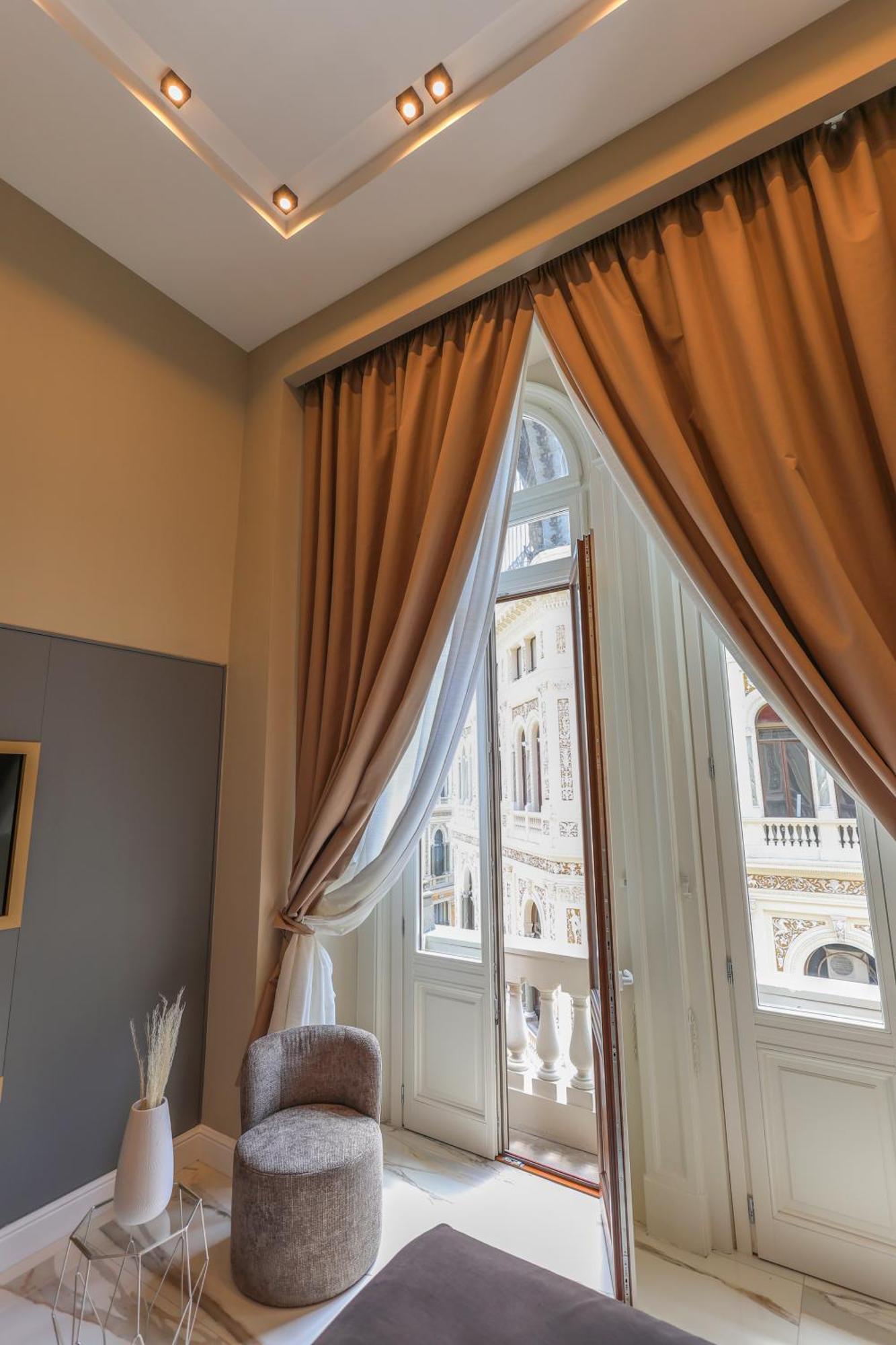 Maison San Carlo Luxury Suites Naples Exterior photo