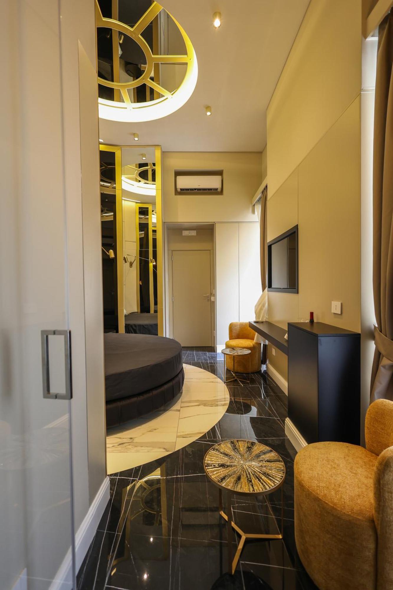 Maison San Carlo Luxury Suites Naples Exterior photo