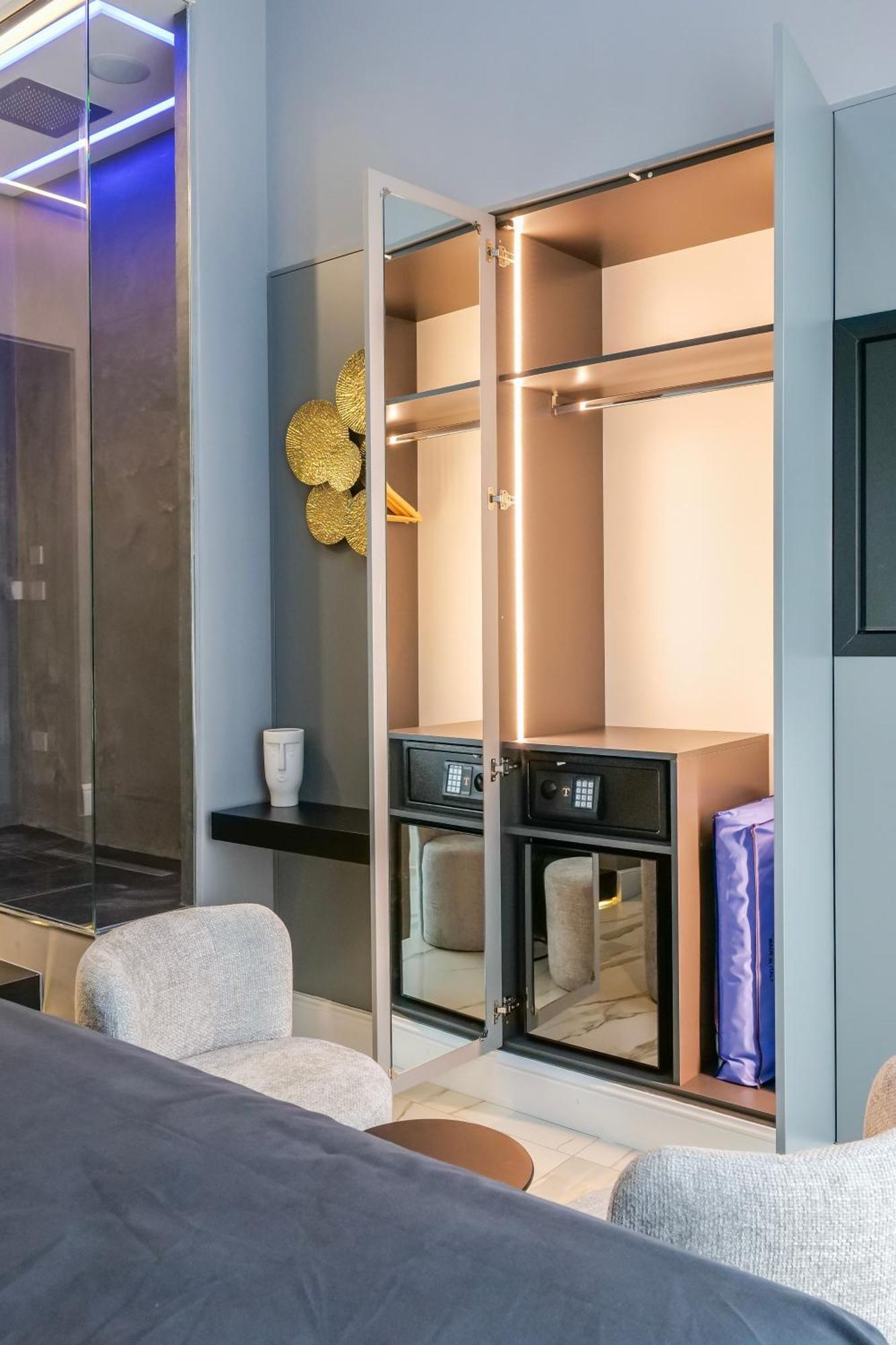 Maison San Carlo Luxury Suites Naples Exterior photo